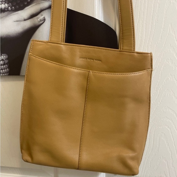 Genuine Leather Jones New York Shoulder Bag - Picture 2 of 10
